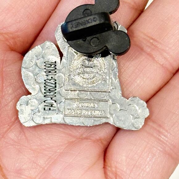 Cheshire Cat Alice In Wonderland Disney Cats Pin Trading collector pink - Picture 2 of 2